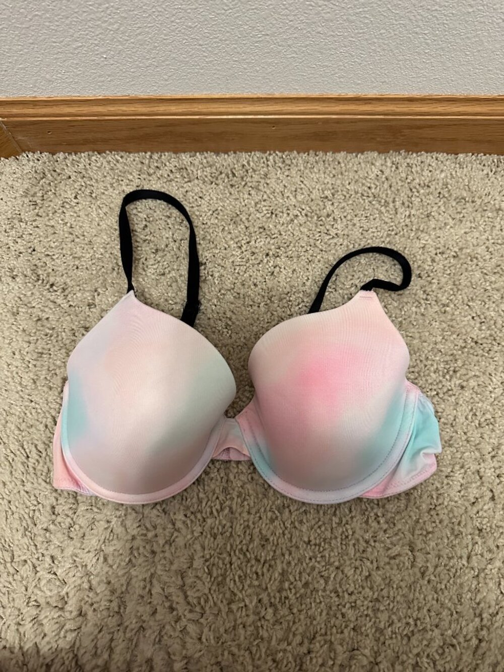 Victoria's Secret PINK Wear Everywhere Lightly Lined T-Shirt Bra Size 34C
